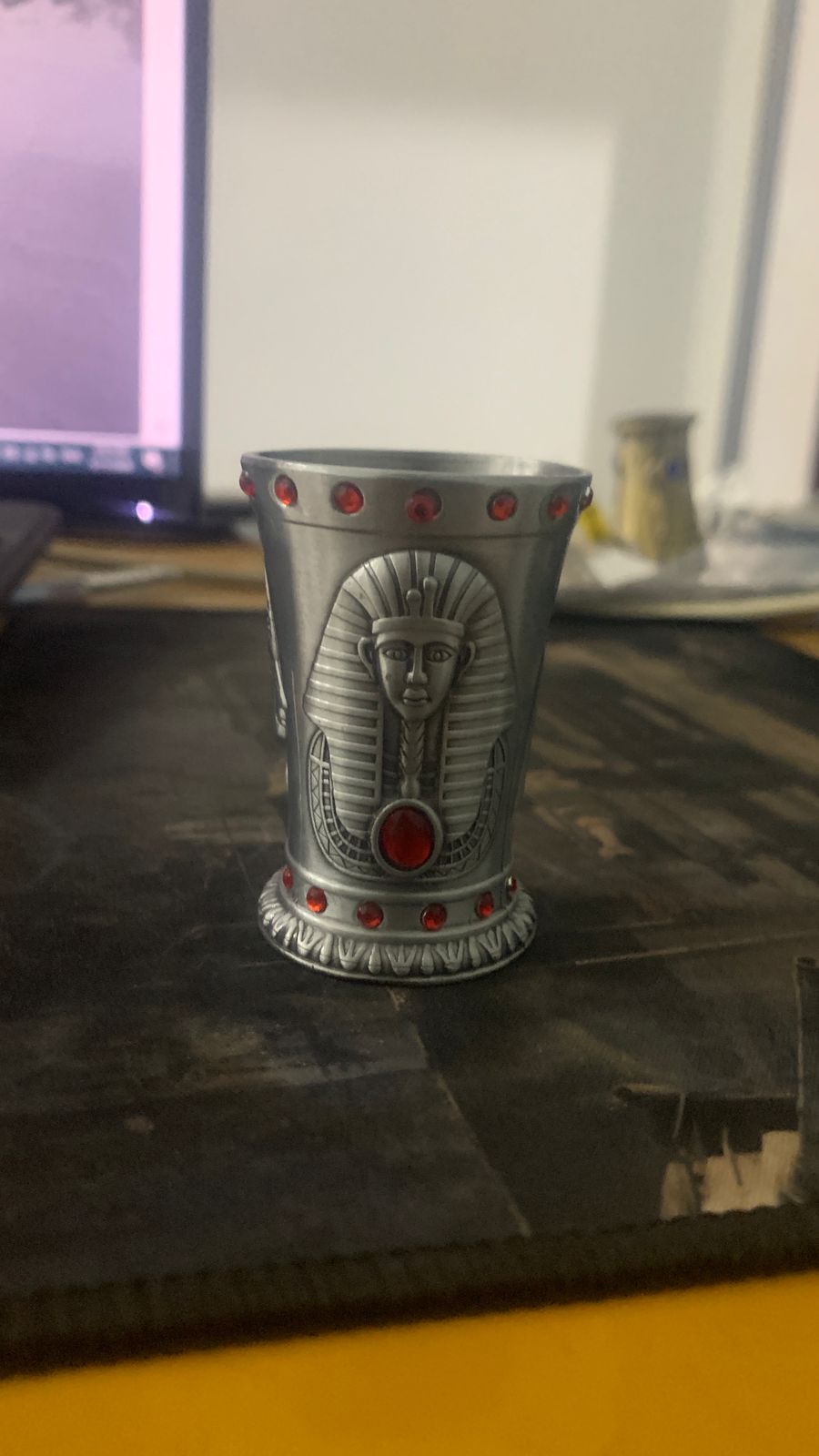 Pharaoh goblet with red gemstones